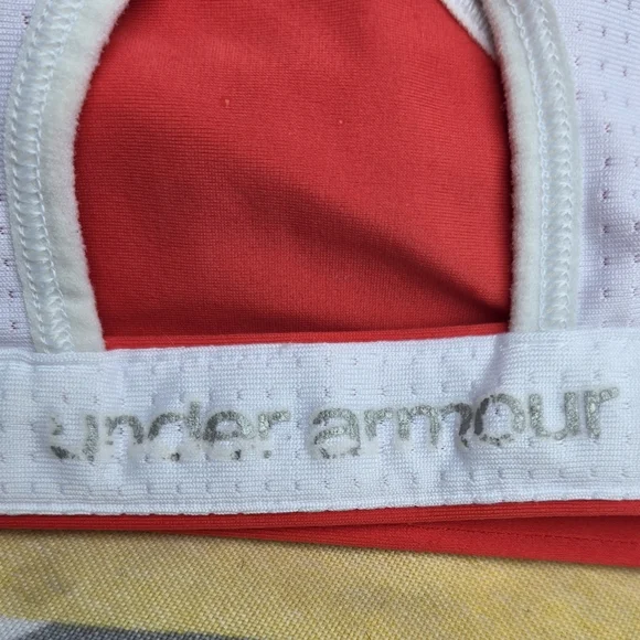 Bundle- Under Armor- Woman's- Heat Gear Tee (XS) & Duplicity Reversible Bra - Picture 15 of 16